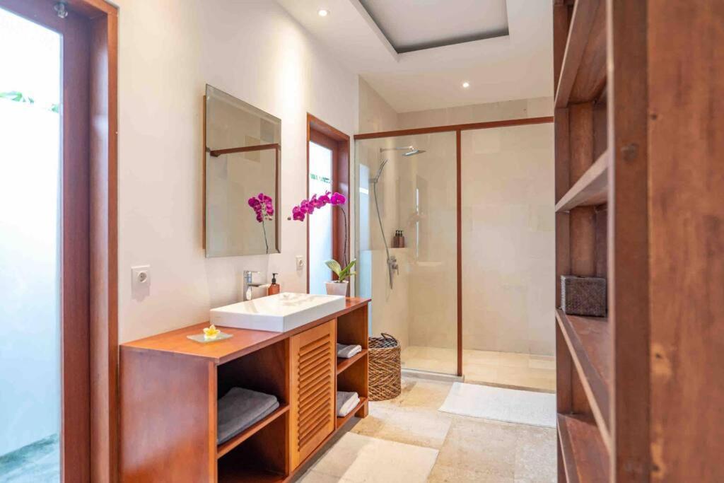 Villa Mimpi Nyata Canggu  Ngoại thất bức ảnh